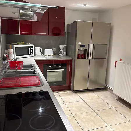 Chez Nous Chez Vous Apartament *